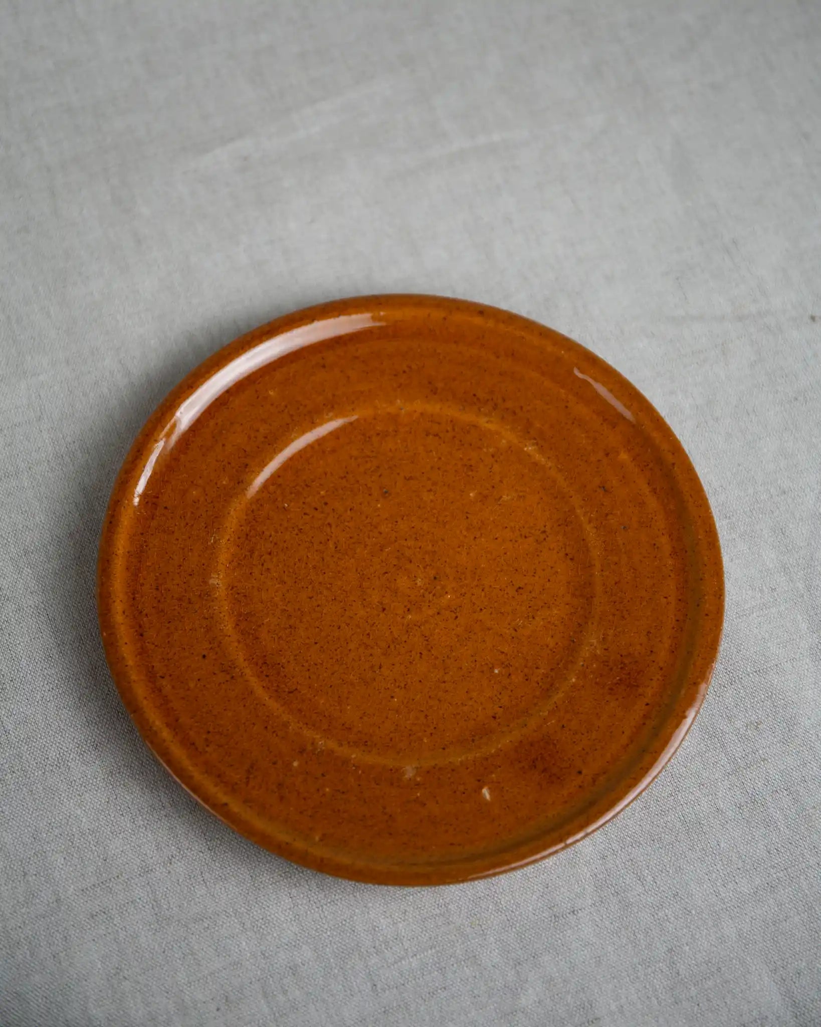 keramikteller-ton-keramik-kuchenteller-untersetzer-braun-kaffee-kuchen-vintage