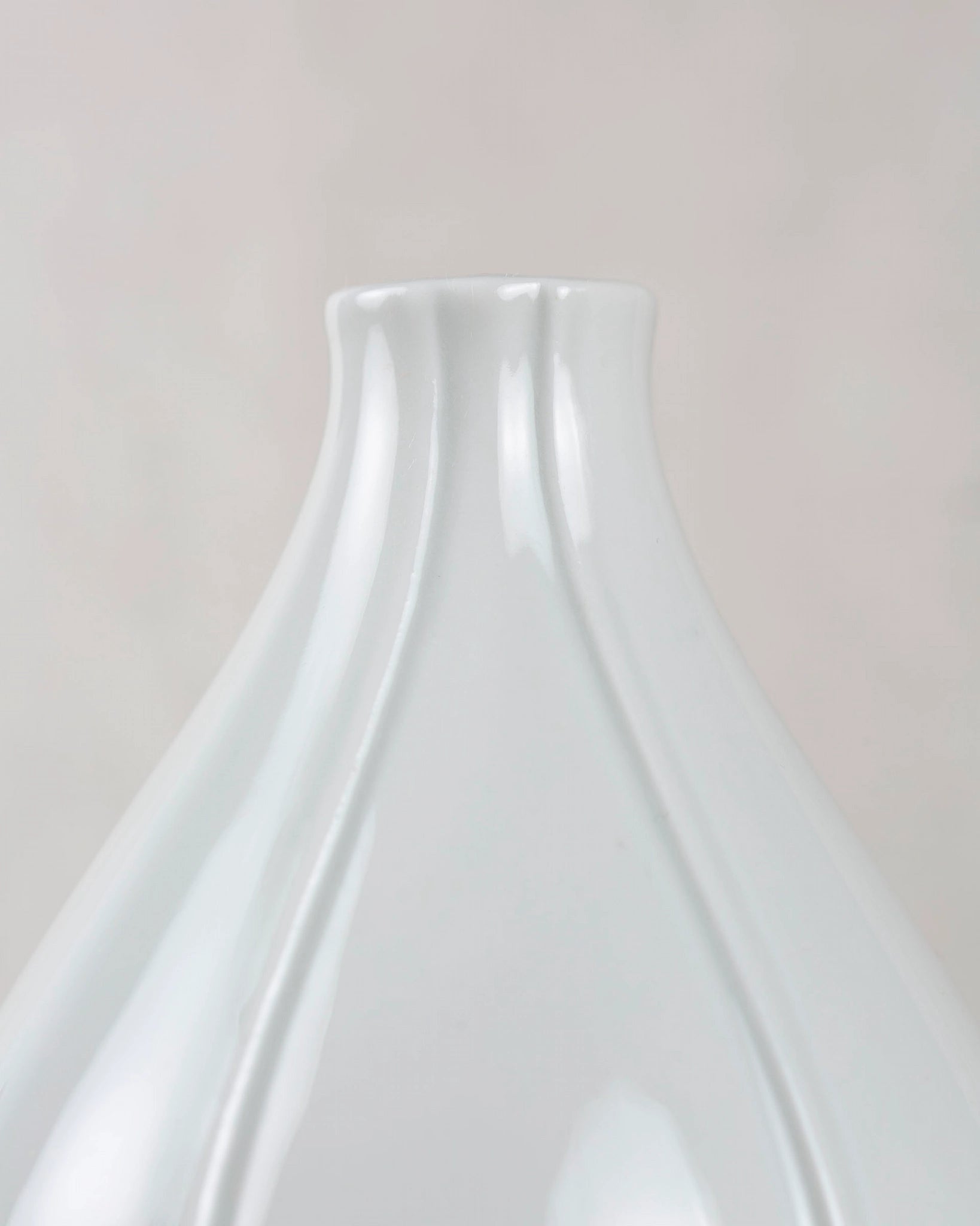 vase-porzellan-weiß-vintage