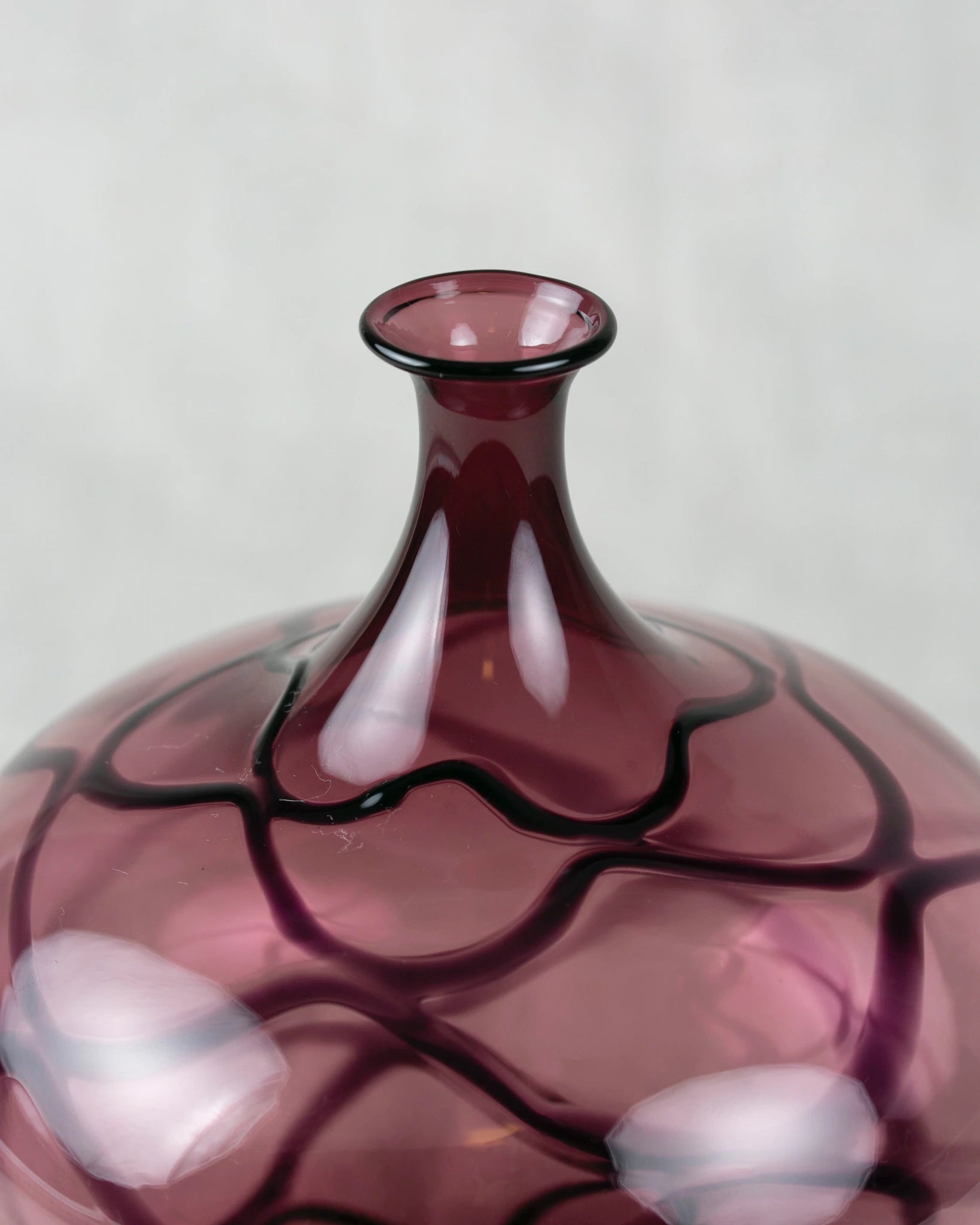 vase-rauchglas-ballonvase-lila-gemustert-vintage