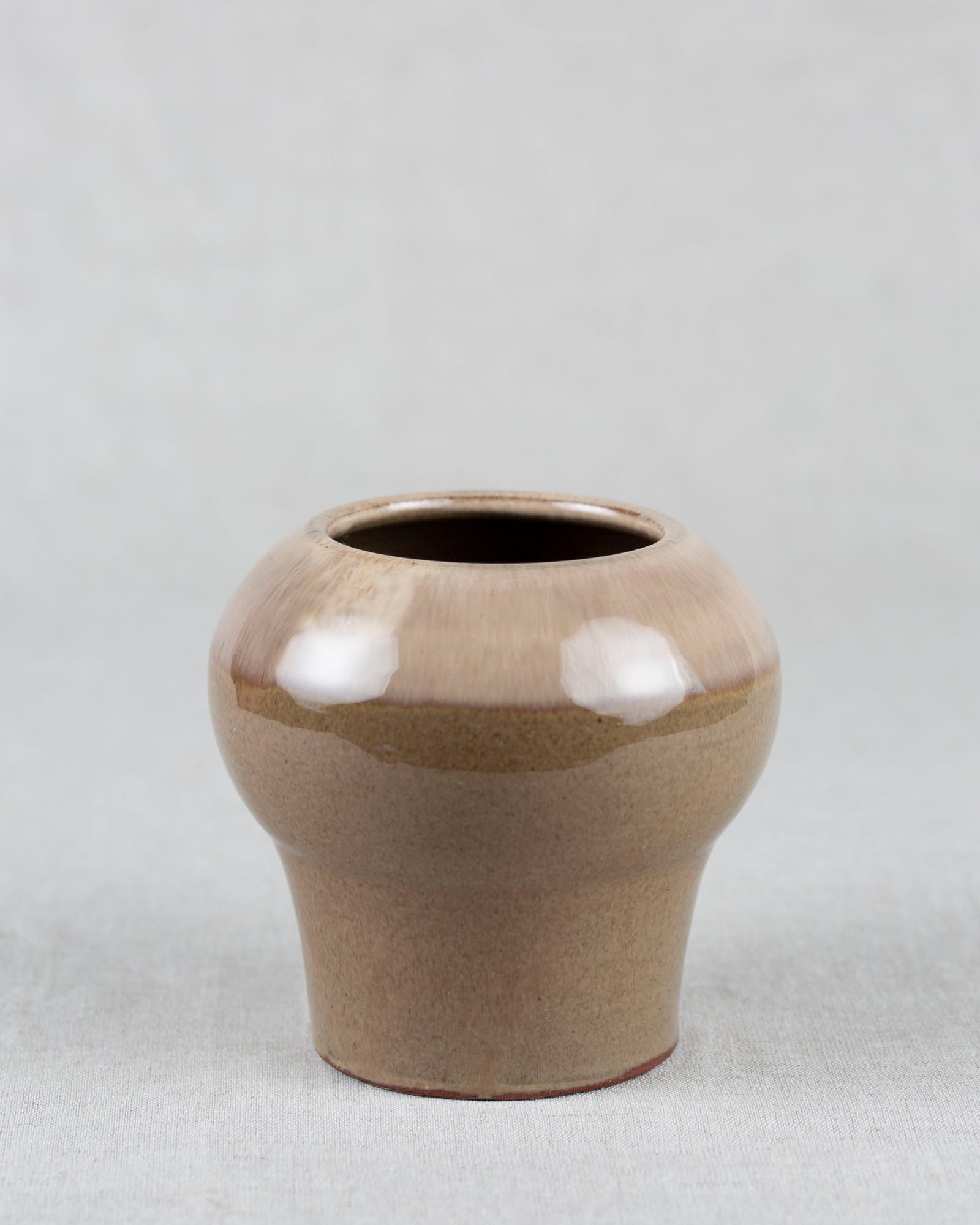 schöne bauchige Vase in braun
