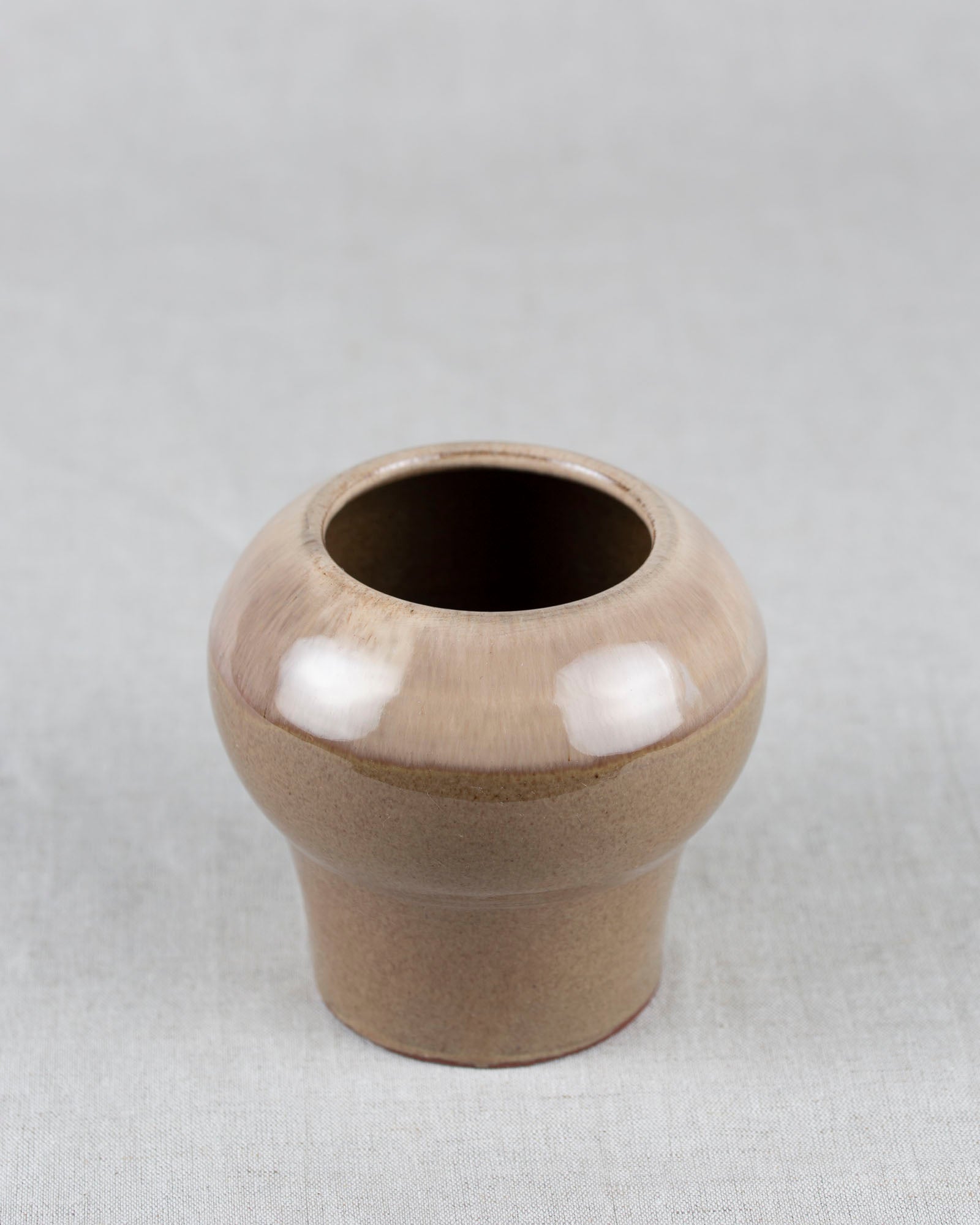schöne bauchige Vase in braun