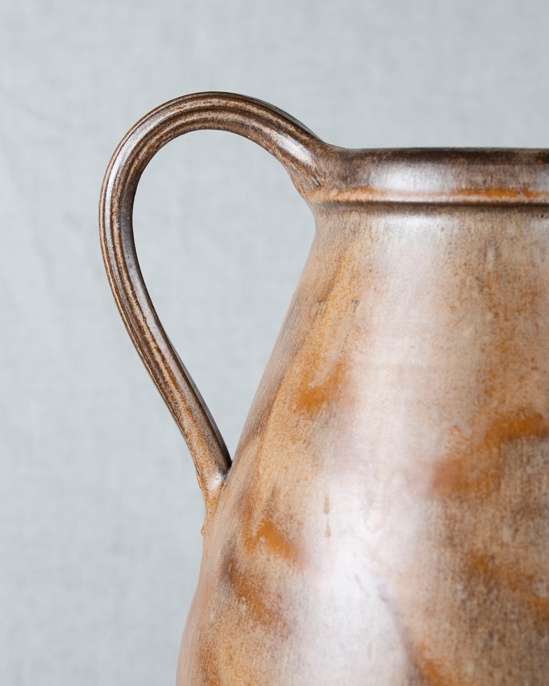 Große braune Kanne von Hartwig Heyne