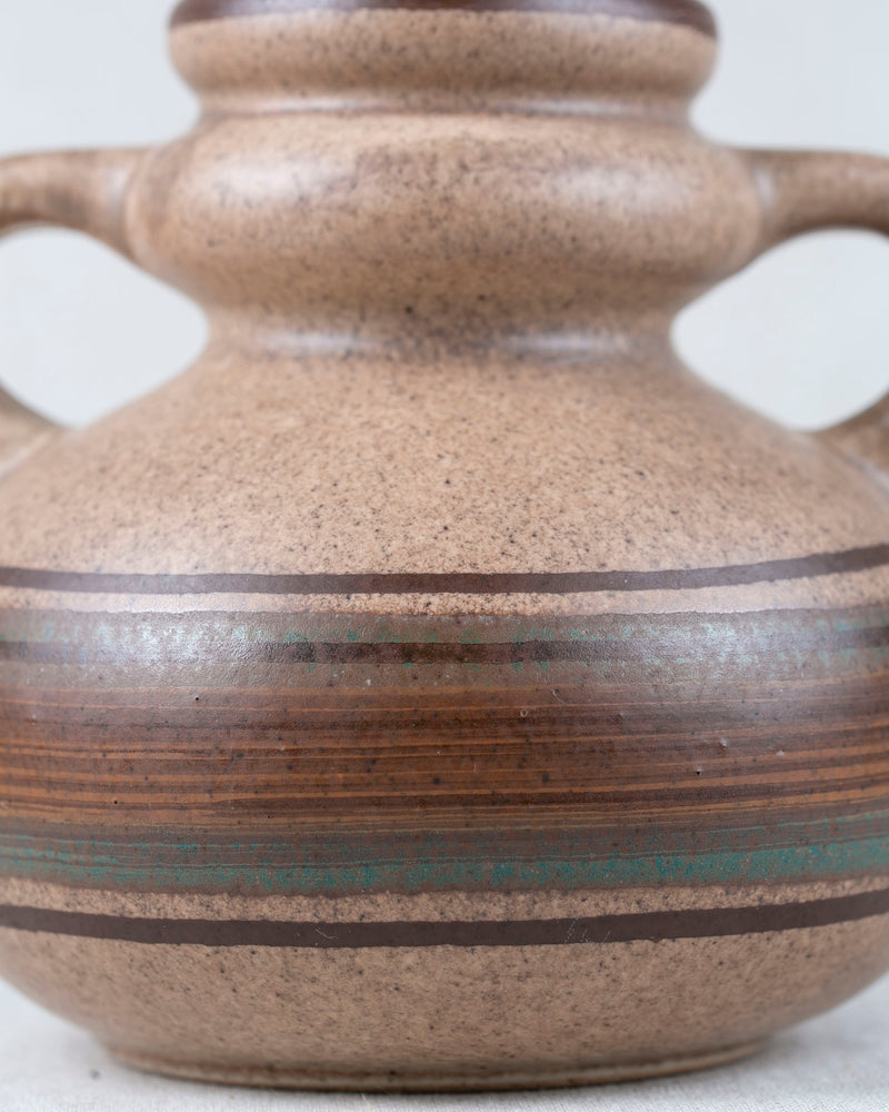 Henkel Vase aus Keramik in Braun