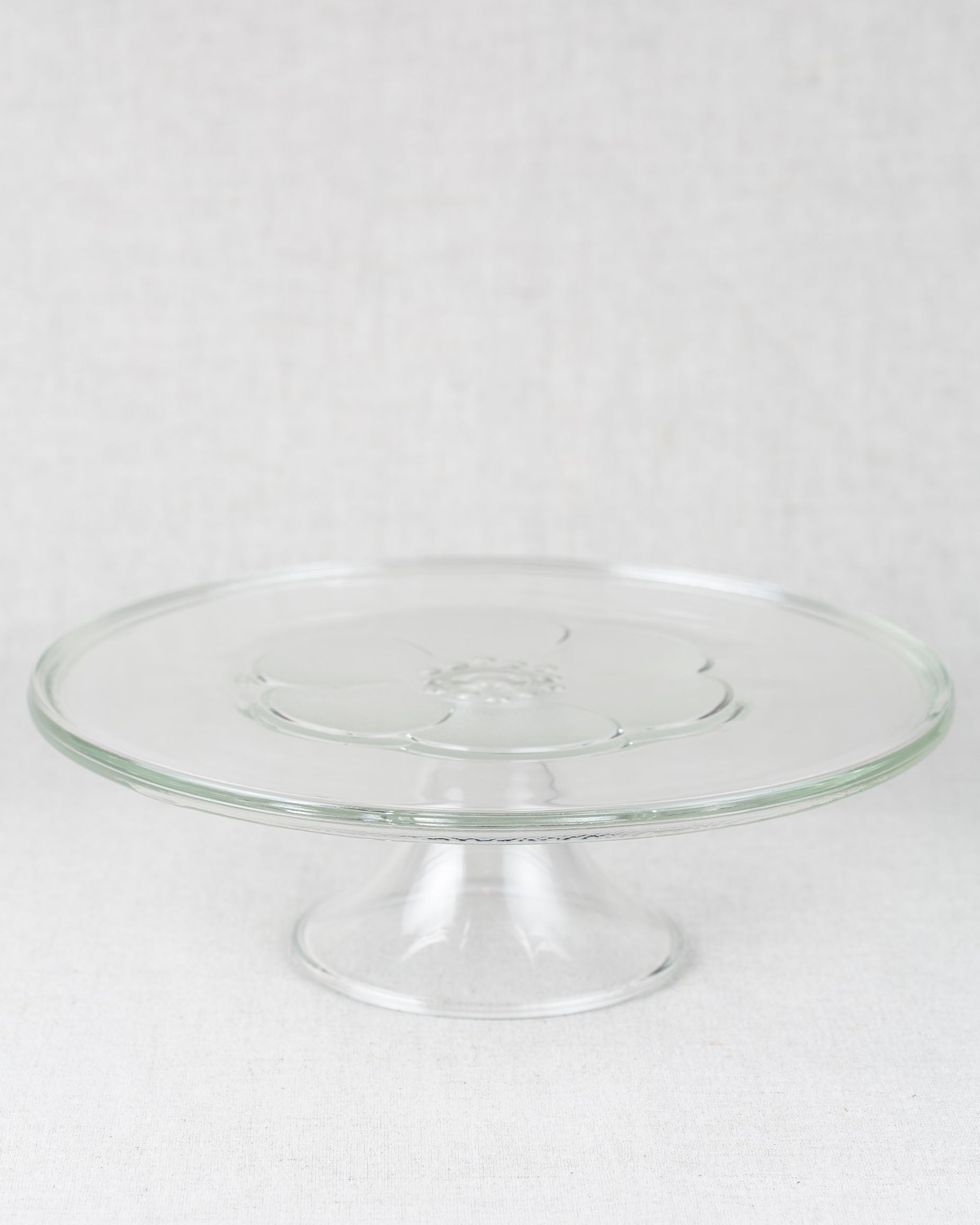 Tortenplatte mit Fuß aus Glas