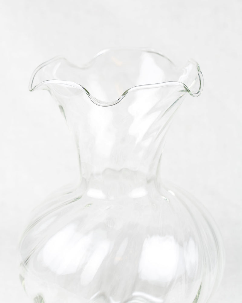 Große Vase aus Glas mit Rüschenrand