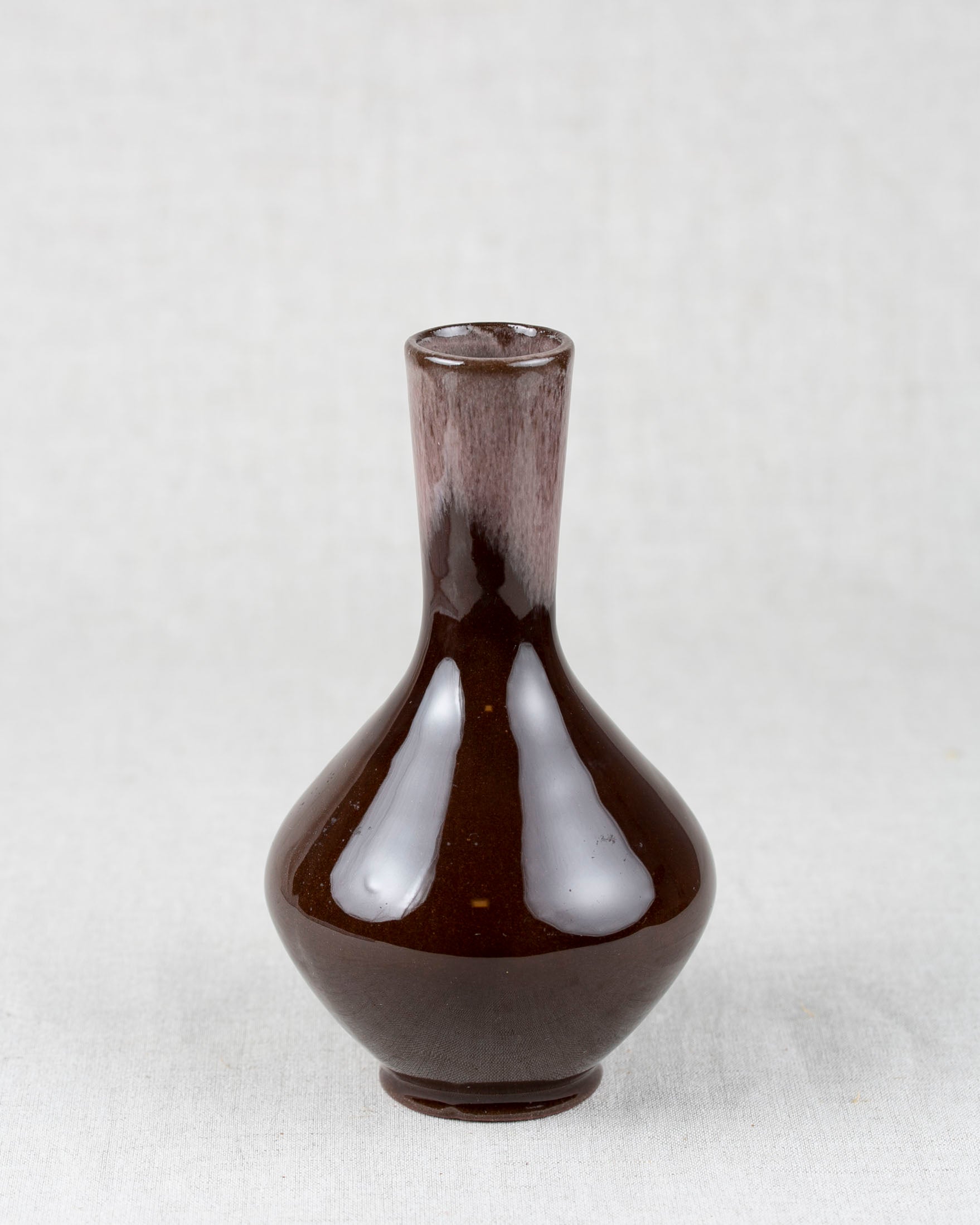 Vase aus Keramik in Dunkelbraun mit Verlauf