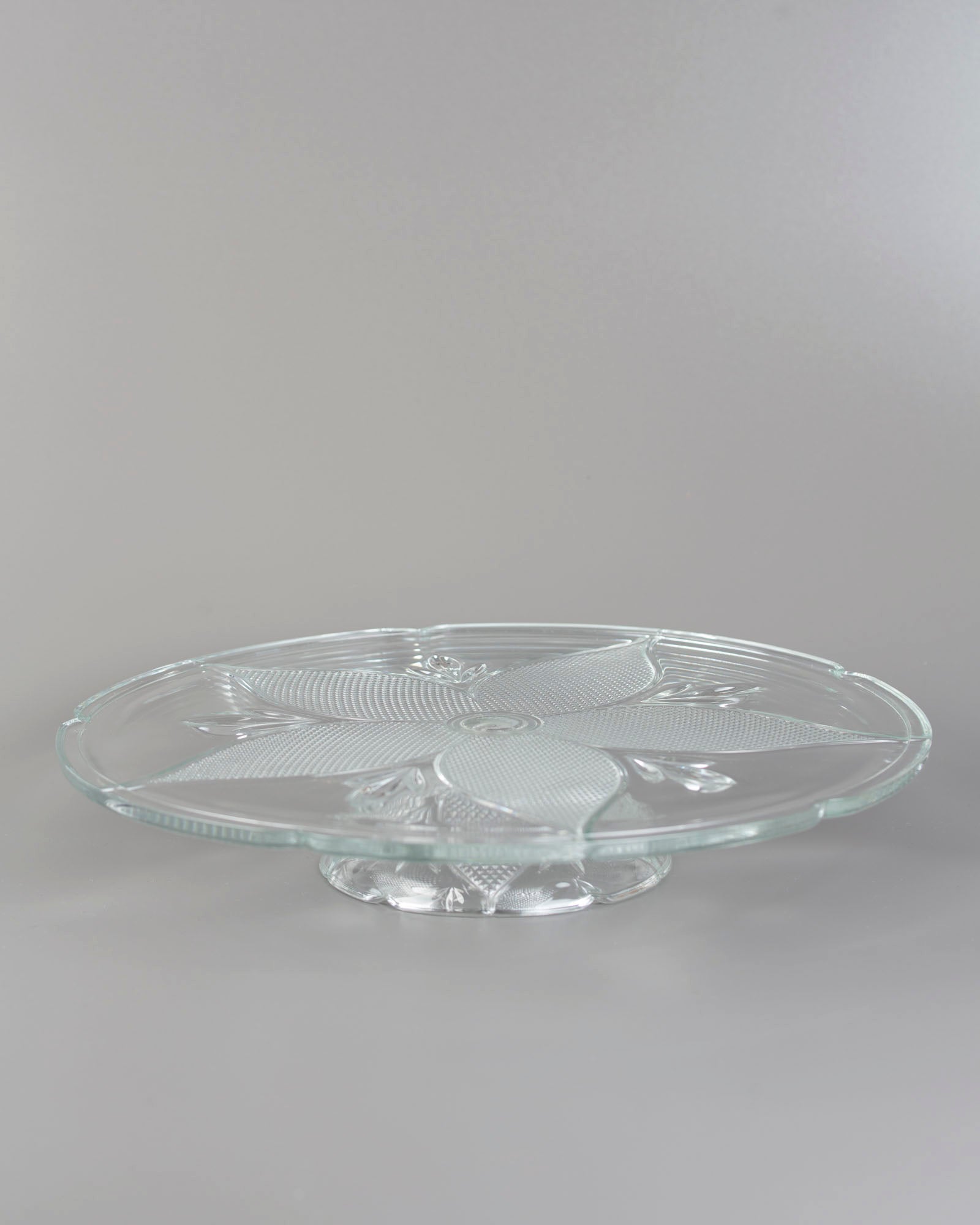 Blüten Tortenplatte mit Fuß aus Glas