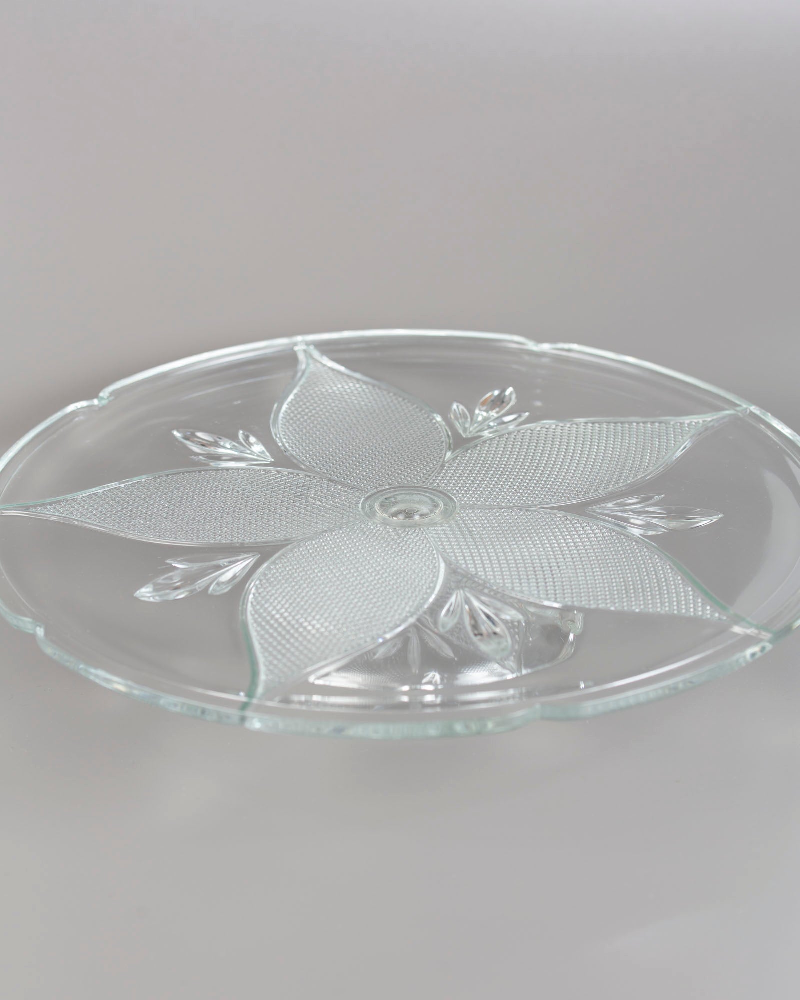 Blüten Tortenplatte mit Fuß aus Glas