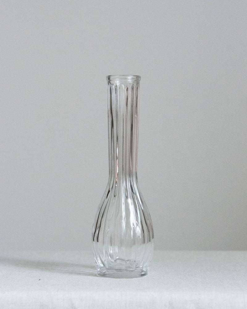 Schmale Blumenvase aus Glas