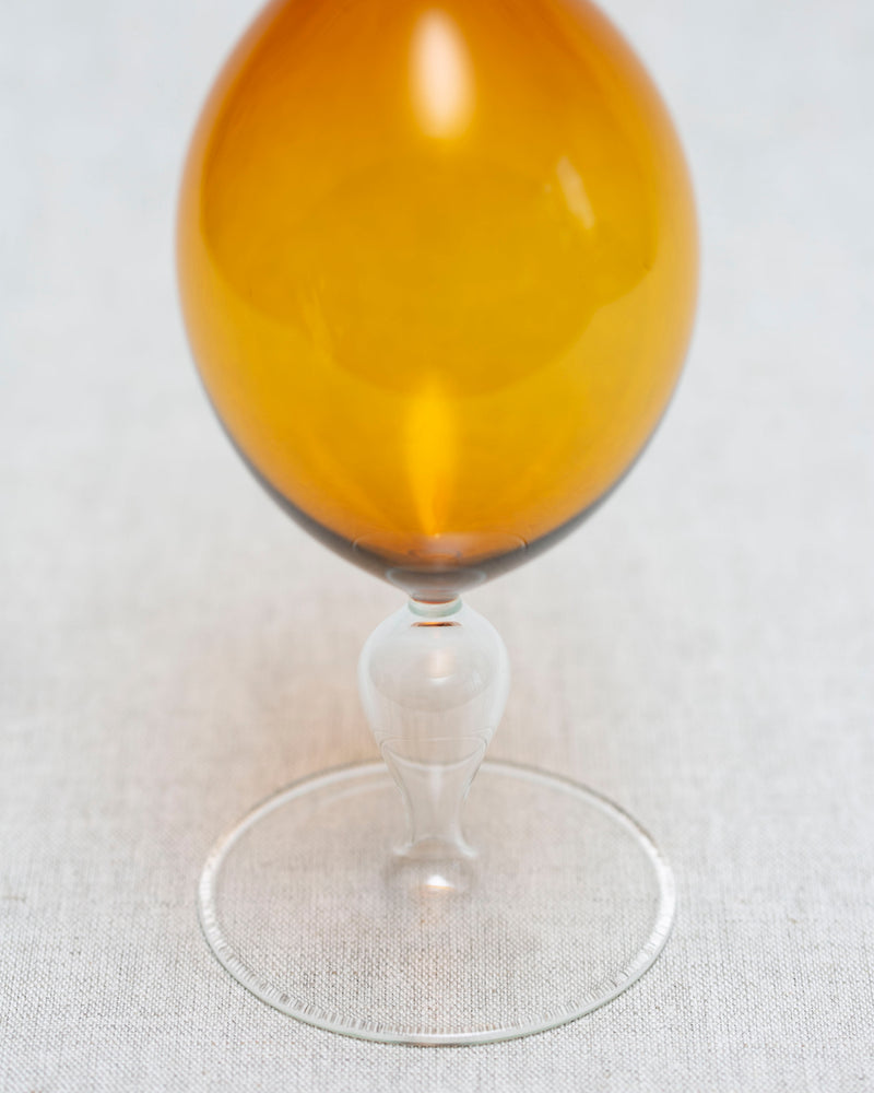 bernsteinfarbene Glaskunst Vase mit Rüschenrand