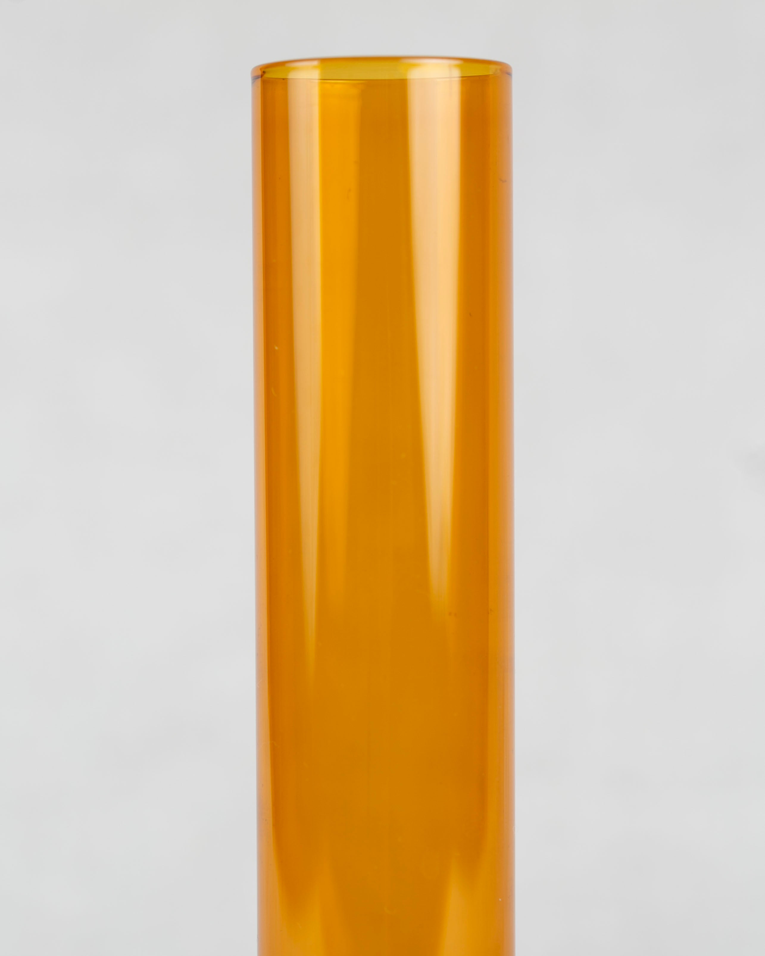 schmale bernsteinfarbene Glaskunst Vase