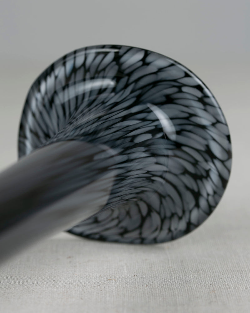 Schwarze lange Glasvase im Murano-Stil